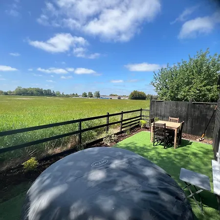 Lavender Lodge - Pool And Hot Tub With Sunset Views Over Open Fields Wymondham  Exterior photo